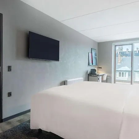 호텔 Radisson Red 4*