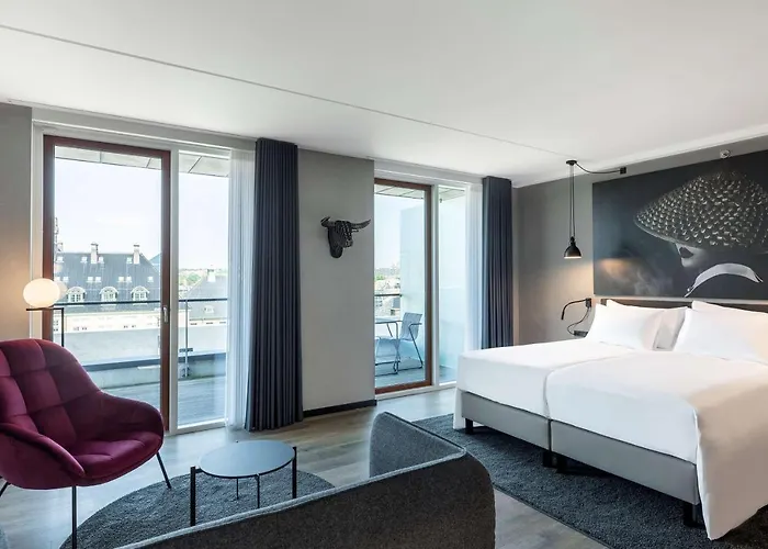 Hotel Radisson Red 4*