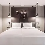 Radisson Red فندق 4*