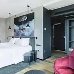 Radisson Red 4*