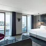 Radisson Red 4*