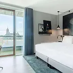 فندق Radisson Red 4*