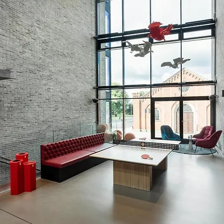 Radisson Red 4*