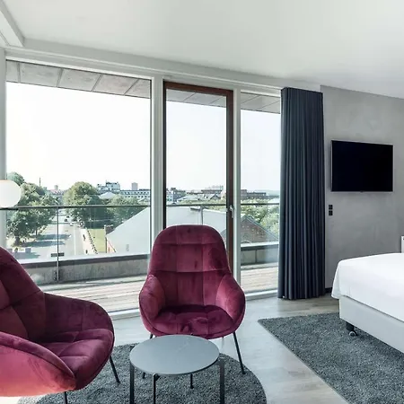 Radisson Red