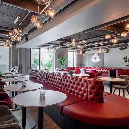 Radisson Red Hotel 4*