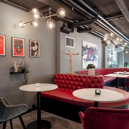 Radisson Red Hotel 4*
