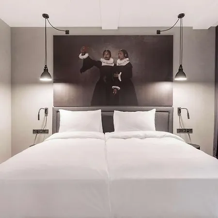 Radisson Red Hotel 4*