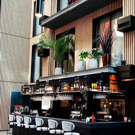 Szálloda Radisson Red