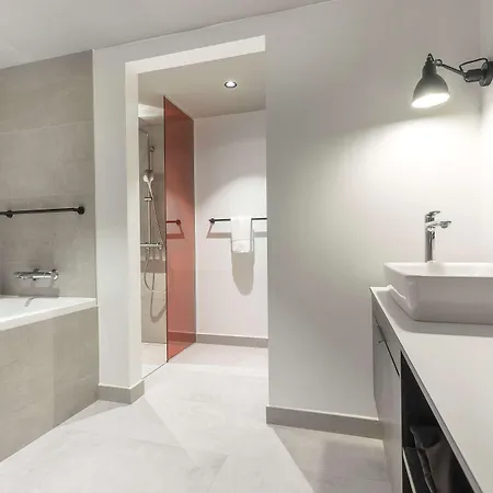 Hotel Radisson Red 4*