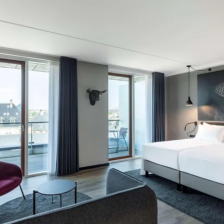 Radisson Red 4*