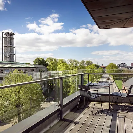Hotell Radisson Red 4*
