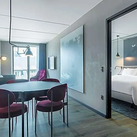 Radisson Red 4*