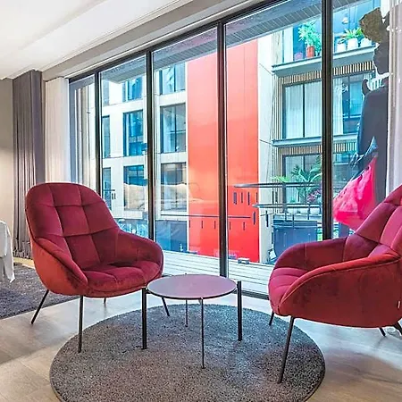 Radisson Red