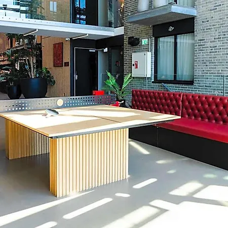 Radisson Red 4*