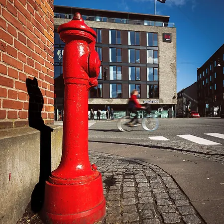 Hotel Radisson Red 4*
