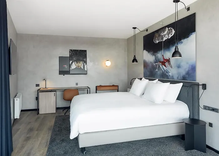 Hotel Radisson Red 4*