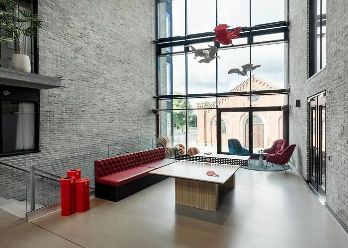 Radisson Red 4*