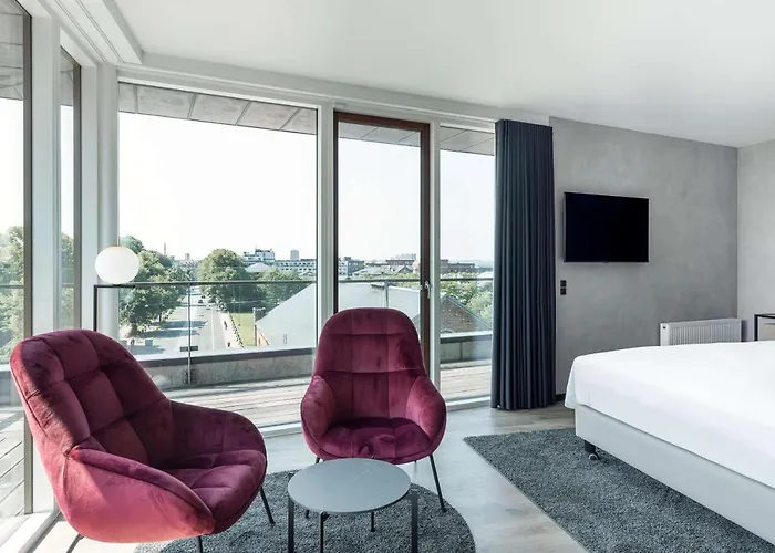 Radisson Red