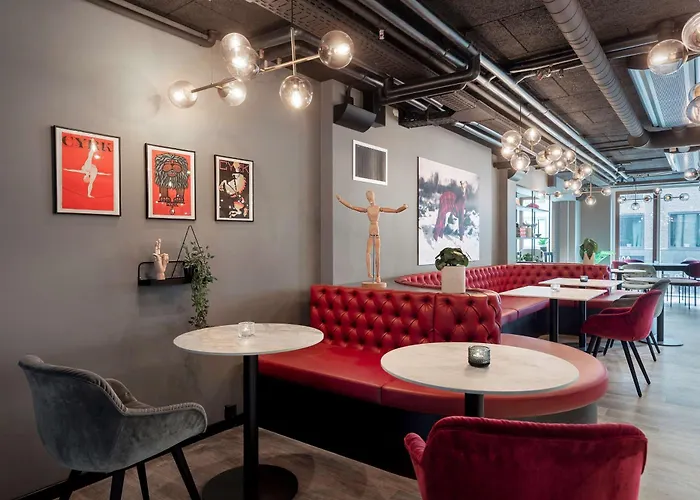 Radisson Red Hotel 4*