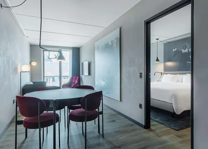 Radisson Red Hotel