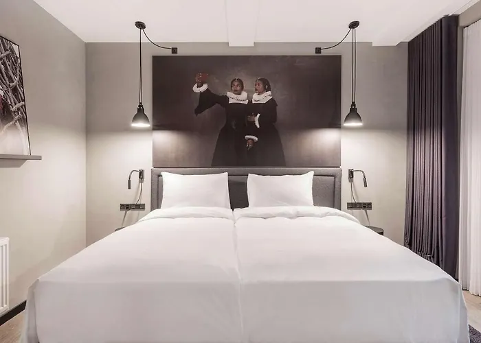 Radisson Red Hotel 4*