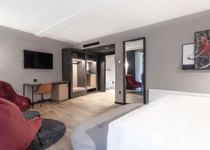 Hotel Radisson Red 4*