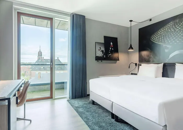 Hotel Radisson Red 4*