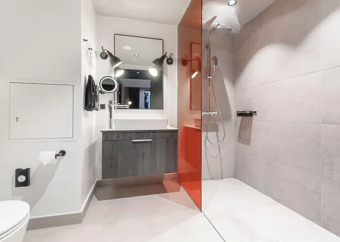 Radisson Red Hotel 4*